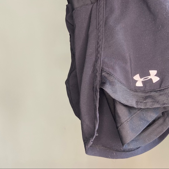 Under Armour 2-in-1 workout shorts - Picture 2 of 6